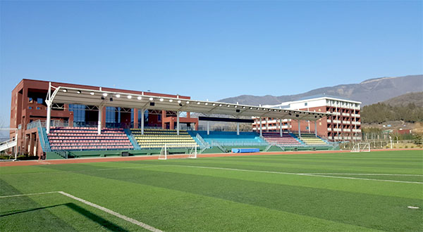 北京师范大学足球场泛光灯案例
